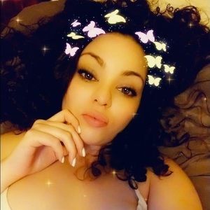 Meet your Posher, Brittney